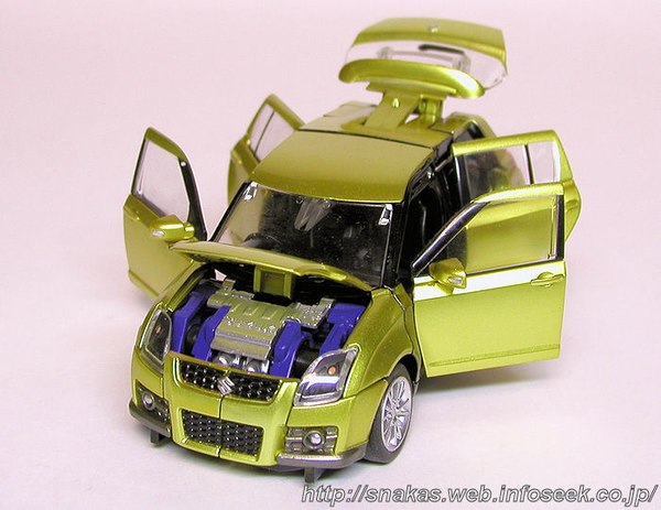 Transformers Alternity Goldbug  (2 of 6)